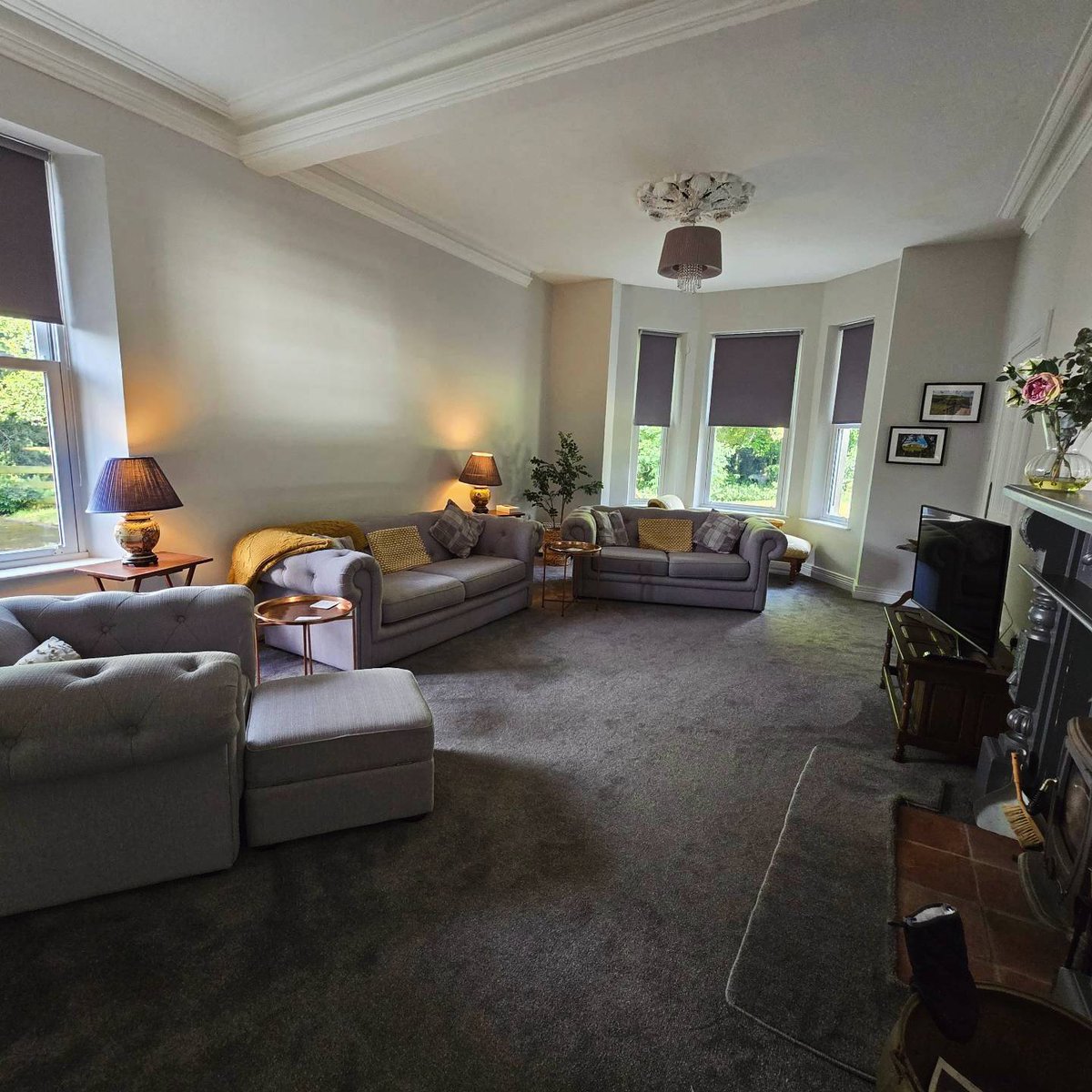 QuillyHouse's tweet photo. We are now renting the entire house out for group bookings via Airbnb⤵️
https://t.co/hIvMn02p68

All info on the post above! 
Look forward to welcoming you to our home 🏡 
#familyholidays #northcoast #ireland #NIreland #tastecauseway 
@broightergold @farmerkaney https://t.co/y1uTy4bSeL