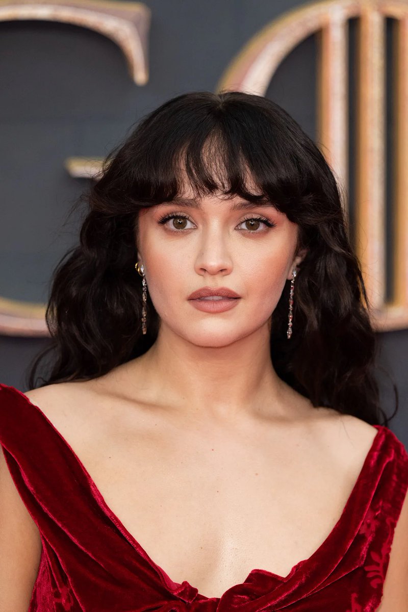 pulvermosi's tweet photo. new in actresses who should play mother and daughter: helena bonham carter and olivia cooke

do you see the vision?? https://t.co/BtJ8gmRYjk