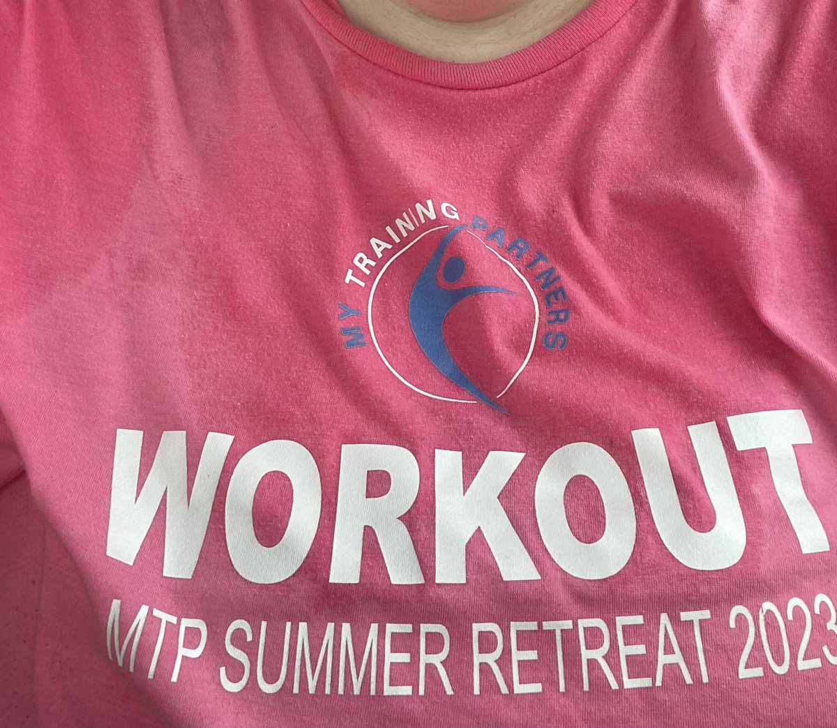 bingenerd4812's tweet photo. HAPPY FRIDAY!! I did extra intense Zumba today and sweated so badly that it made an outline of my sports bra 🤣🤣🤣 hope everyone enjoys their weekend. #Zumba #Fitness #Workout #SweatingHard https://t.co/23w63Ec4VJ