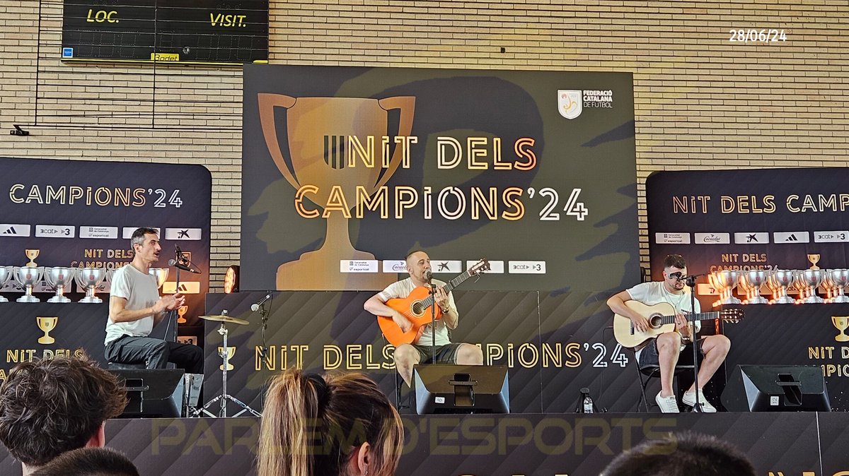parlemdesports's tweet photo. ⚽️ Hoy toca la nit dels Campions 2024 del Maresme @FCF_CAT ⚽️ gran ambiente y buena música 🙂👍👏#Mataró #maresne #Catalunya #futbolcat #fútbolmaresme #futbolmataro https://t.co/PSAeOpuSbP
