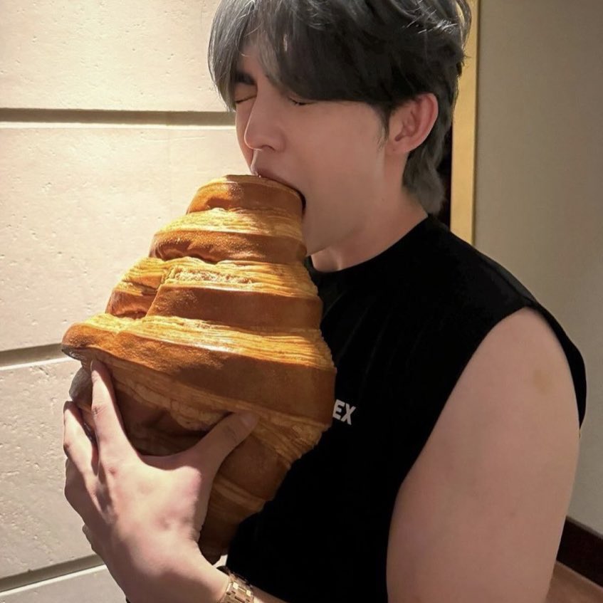 1004ddadu's tweet photo. gagi ang cute 😭🥐 https://t.co/ExYcJV13KD