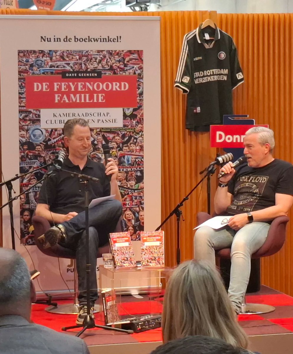 Vanmiddag bij de boekpresentatie "De Feyenoord Familie" van <a href="/davegeensen/">Dave Geensen</a> Nogmaals gefeliciteerd Dave met uitbrengen van je boek. Was een mooie prestatie. #feyenoord