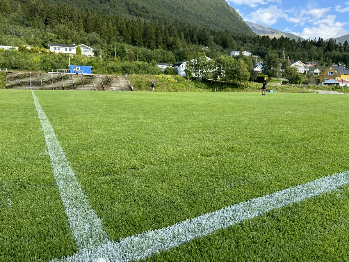 Sporene etter vinterens vandaler er snart historie når vi tar i mot Averøykameratene til kamp i #4divNR kampstart klokken 19:30