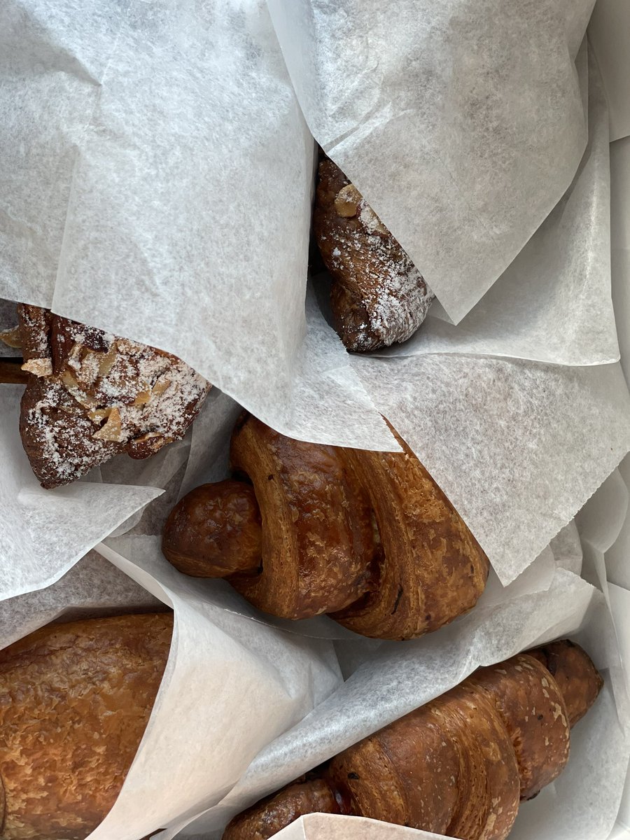 Last day of clinic for some special <a href="/OSUMedPedsRes/">Ohio State Med-Peds Residency</a> PGY4s means breakfast treats from Pistacia Vera