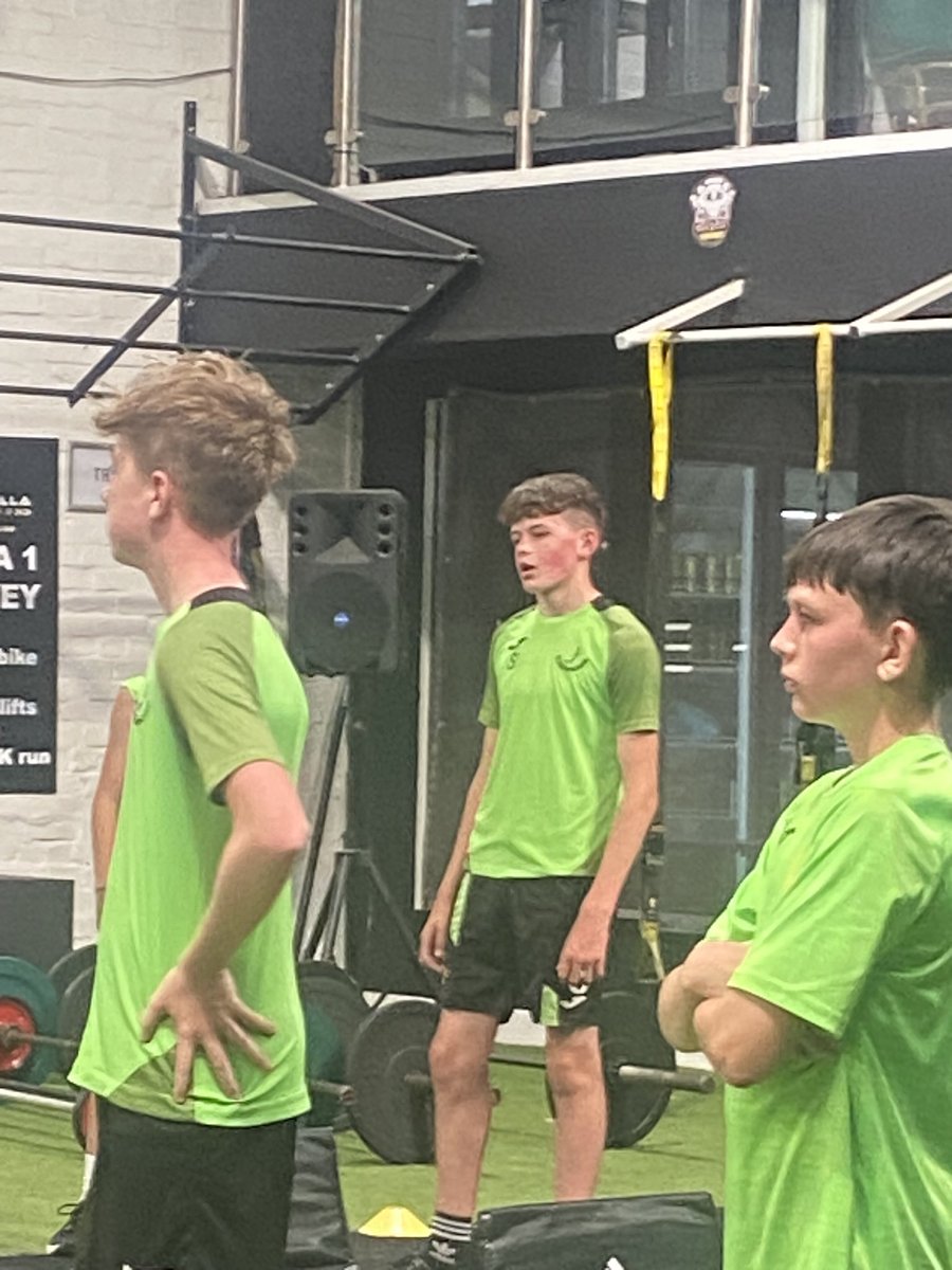 leonthomas18's tweet photo. The @StJosephs6 u14’s working hard last night. Great effort by the boys 💚 https://t.co/GcMmH0Bf5h