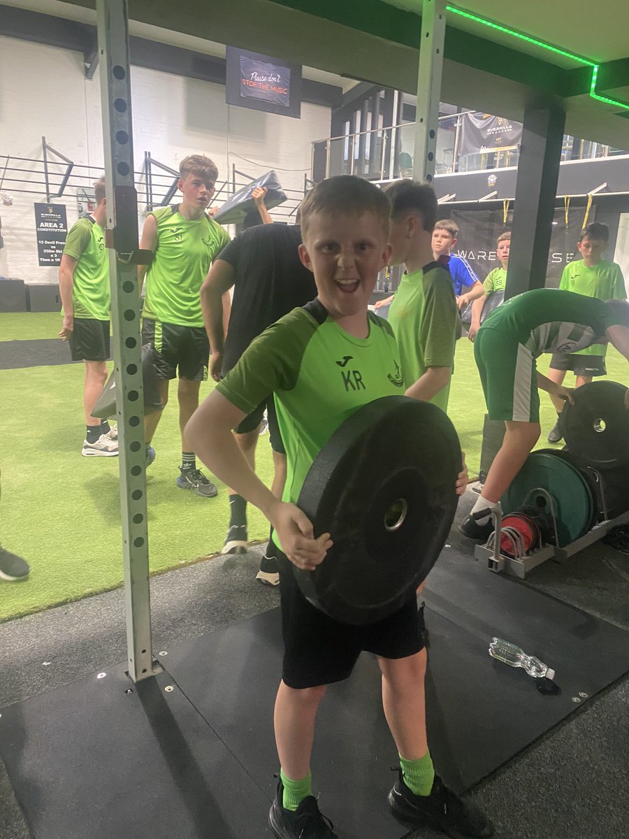 leonthomas18's tweet photo. The @StJosephs6 u14’s working hard last night. Great effort by the boys 💚 https://t.co/GcMmH0Bf5h