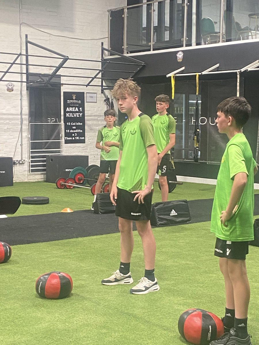 leonthomas18's tweet photo. The @StJosephs6 u14’s working hard last night. Great effort by the boys 💚 https://t.co/GcMmH0Bf5h