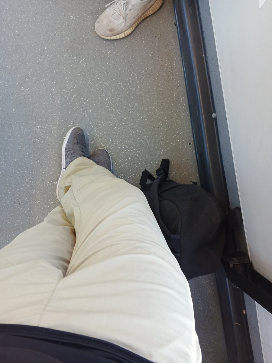 Zembickii's tweet photo. Добрейшего вечерока! В общем сегодня как алые паруса намечается. Но я не туда поеду. В поеду в сторону природы) Лебяжье)) А всем остальным, хорошего вечерочка👋👋👋 https://t.co/deLHDXvLZW