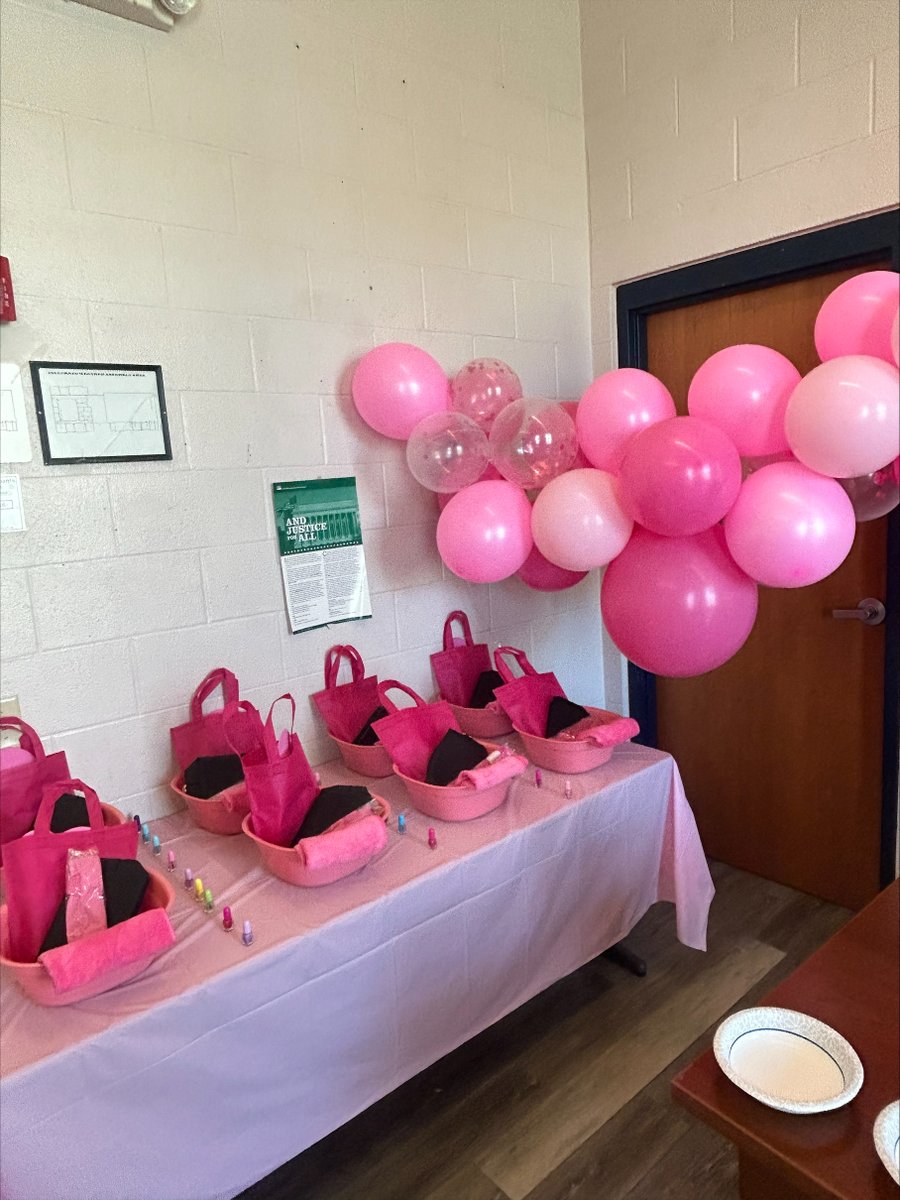 It's FRIDAY and we're ending the week with a little self-care at our very own SPA DAY!💅💆‍♀️Wishing all of our Club families and friends a relaxing weekend!

#spaday