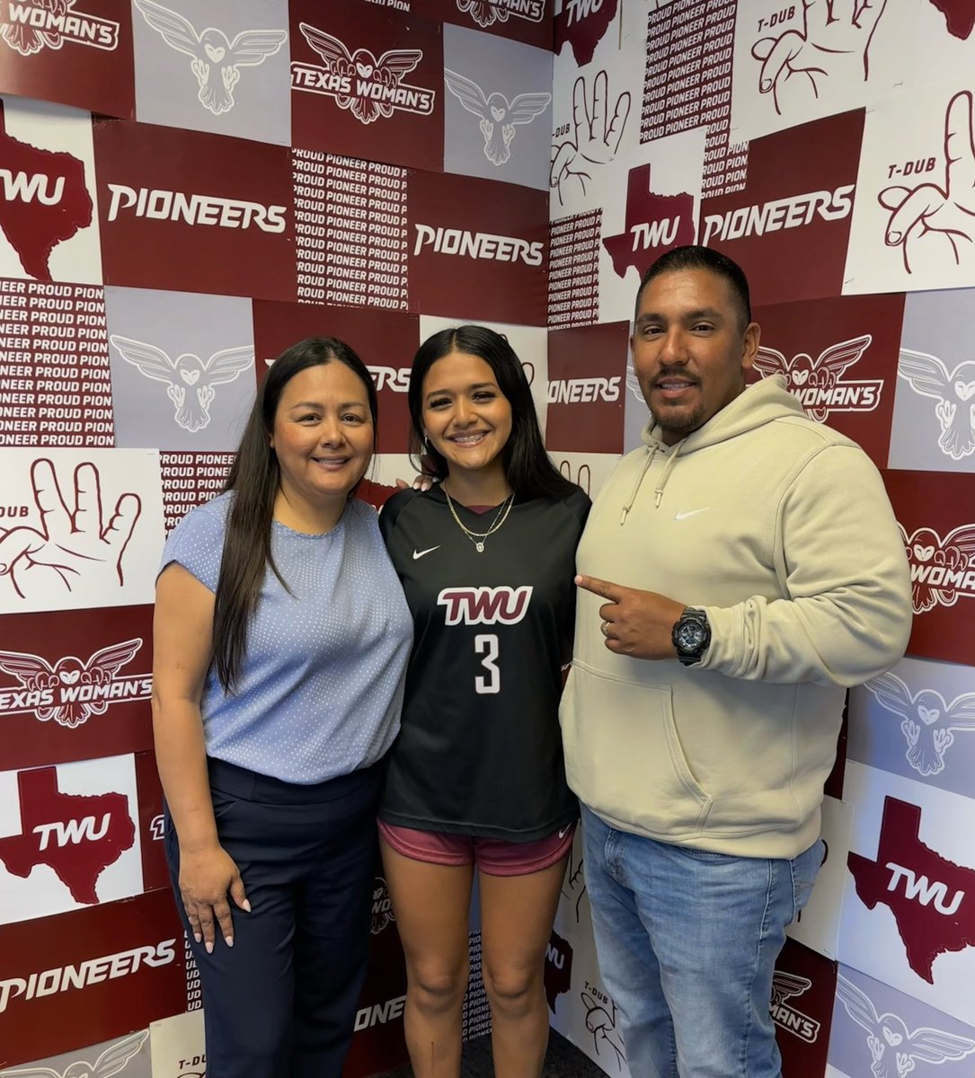 Janellellozano's tweet photo. I am extremely thankful to God for giving me this blessing to announce my verbal commitment to Texas Women’s University! Thank you to my family for their continuous love and support, my coaches for building me as a player, my loving teammates and friends! @TWU_Soccer #Godisgreat https://t.co/nBtiliu8sU