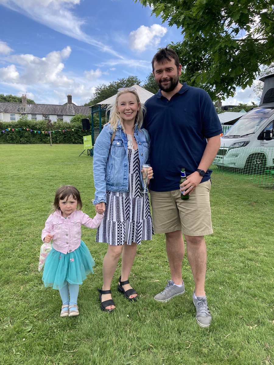 RhiwbinaE's tweet photo. Much enjoyment at #Rhiwbinafest Friday! #rhiwbina #livemusic #familyfriendly https://t.co/hnYKxpwJxL