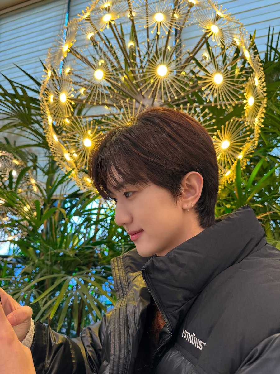이번에 1등 놓쳤다..
다음엔 첫 번째로 해주께용
Happy birthday💝 

#어느날_문득_다가온_우리의_문파카
#시온 #SION