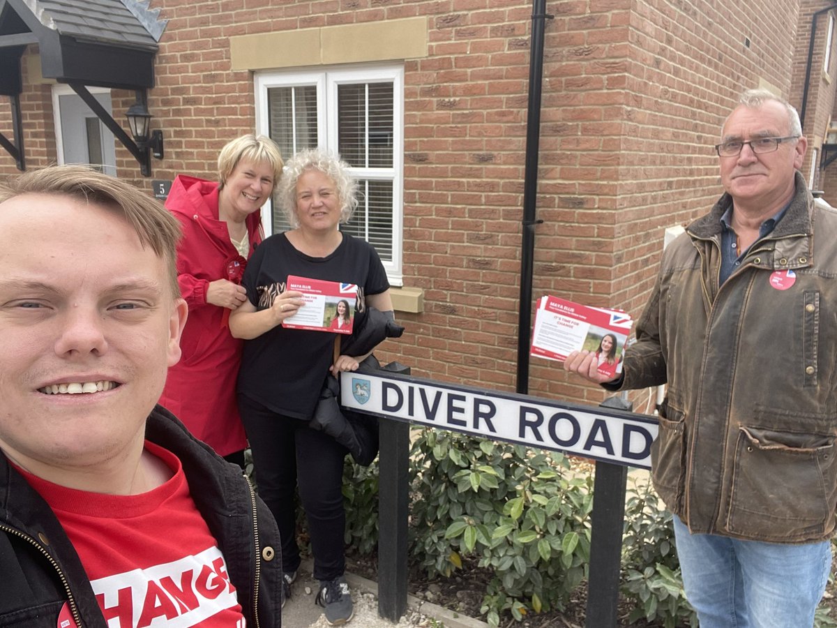 connord_291's tweet image. Another brilliant (but gusty) double session today in Preston Rural North speaking to voters on the doorstep for Ribble Valley Labour’s @mayaellisuk 🌹

Voters are keen for change all over Ribble Valley and recognise it’s Labour who can deliver it on Thursday 🗳️