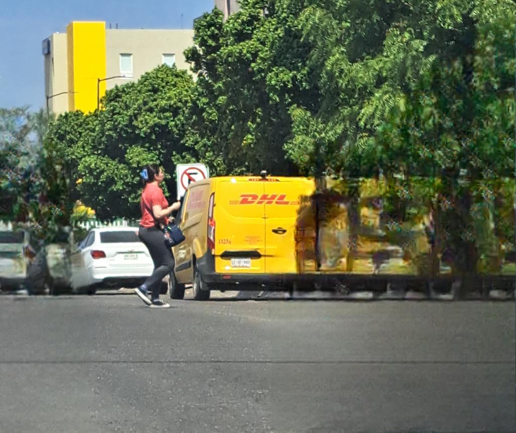 lamange1's tweet photo. #DITAM que andas por la Israel Gzalez. una vuelta por Paseo Río Sonora 🤦♀️🙏 @OficinaPolicia @Policia_HMO @EmilioHoyos777 🙏 https://t.co/tijI3giLRT