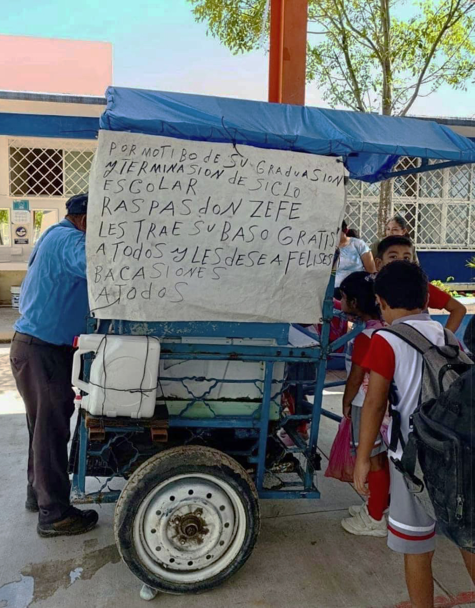 maribelalonso's tweet image. Cosas que ablandan mi pequeño y duro corazón. 🥹

Aplauso de pie para Don Zefe. 👏🥰