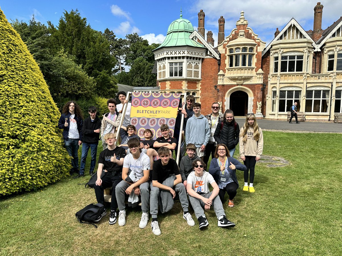 ygs_computing's tweet image. Diolch @bletchleypark for such an inspiring day for our Computing pupils. See you next year 😊