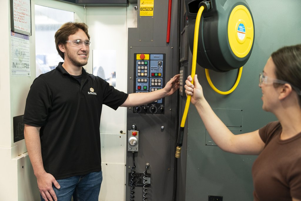 🔬Our lab has been hard at work lately with our staff working on a  variety of projects, research, and collaborations. The MMRI is thriving  and dedicated to serving and supporting North American manufacturers.  Check out our website (link in bio) to learn more the MMRI!🌟