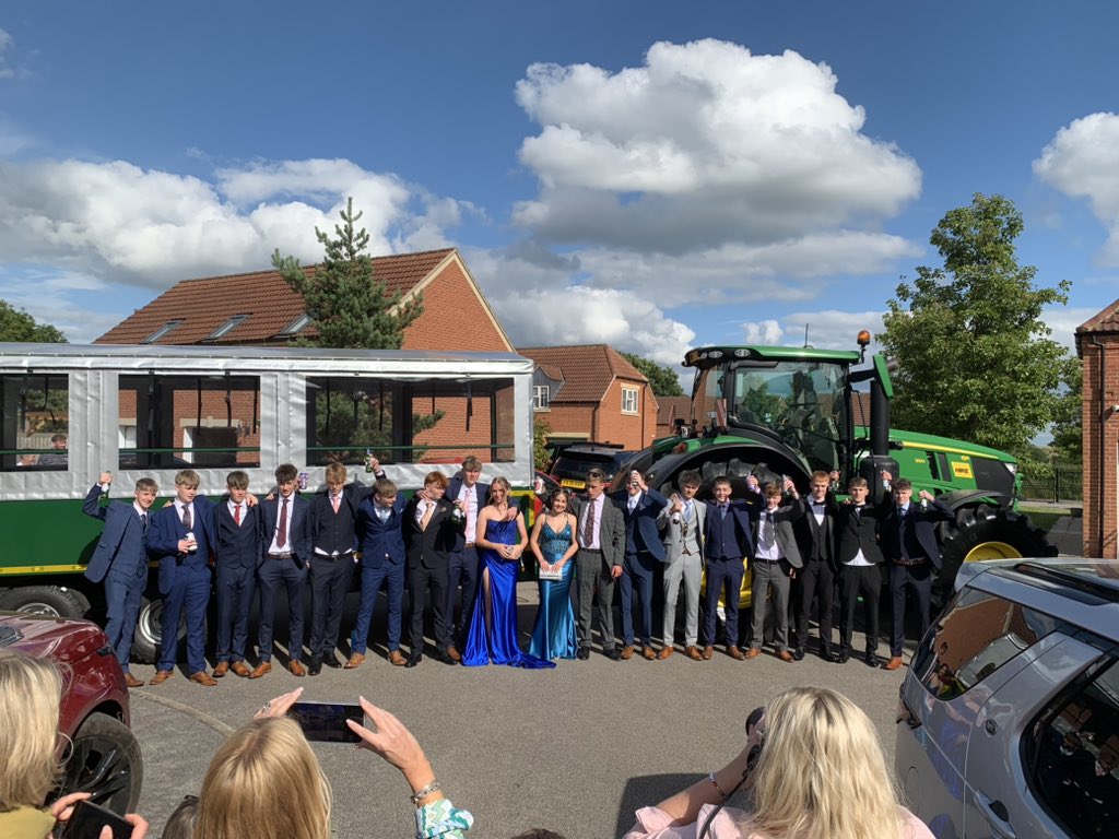 Dylan’s prom night 🍺🍺🍺