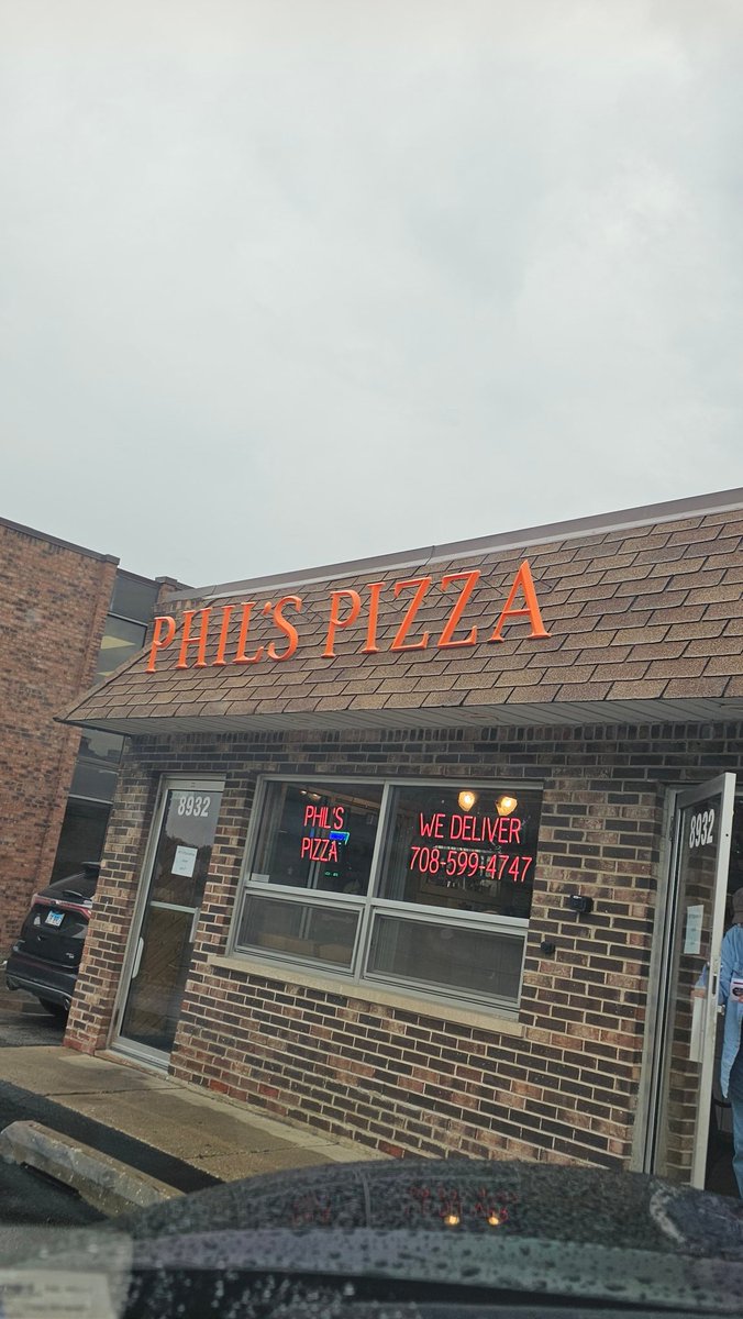 Chicago_problmz's tweet photo. I came to Phil's before @stoolpresidente made it cool. https://t.co/4pdM628UsG