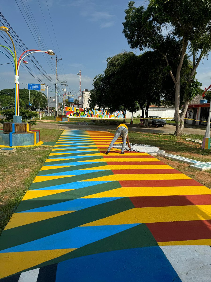 OfeliaPsuv1's tweet photo. Gracias a nuestro Presidente @NicolasMaduro continuamos trabajando en el embellecimiento del Paseo “Las Flecheras” de nuestro municipio San Fernando, espacio para disfrutar en familia.

¡Trabajamos con Amor para nuestro Pueblo! ♥️

@dcabellor @PartidoPSUV https://t.co/Eks3iYq5ph