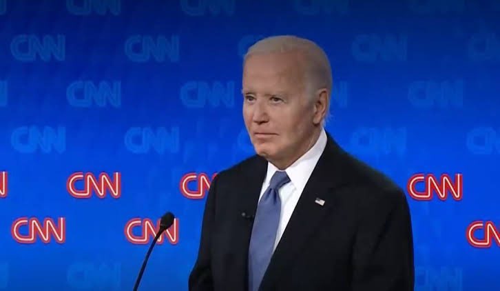 traderseinvermx's tweet photo. 🇺🇸 l "Esto es #terrible. Peor de lo que pensaba que era posible. Todos con los que estoy hablando piensan que #Biden debería abandonar" mencionó un donante.
"Biden tiene que irse. Tiene que #salir ahora y si no sale, vamos a ser #aplastados", dijo un asesor de campaña demócrata. https://t.co/w9UJVUttrB
