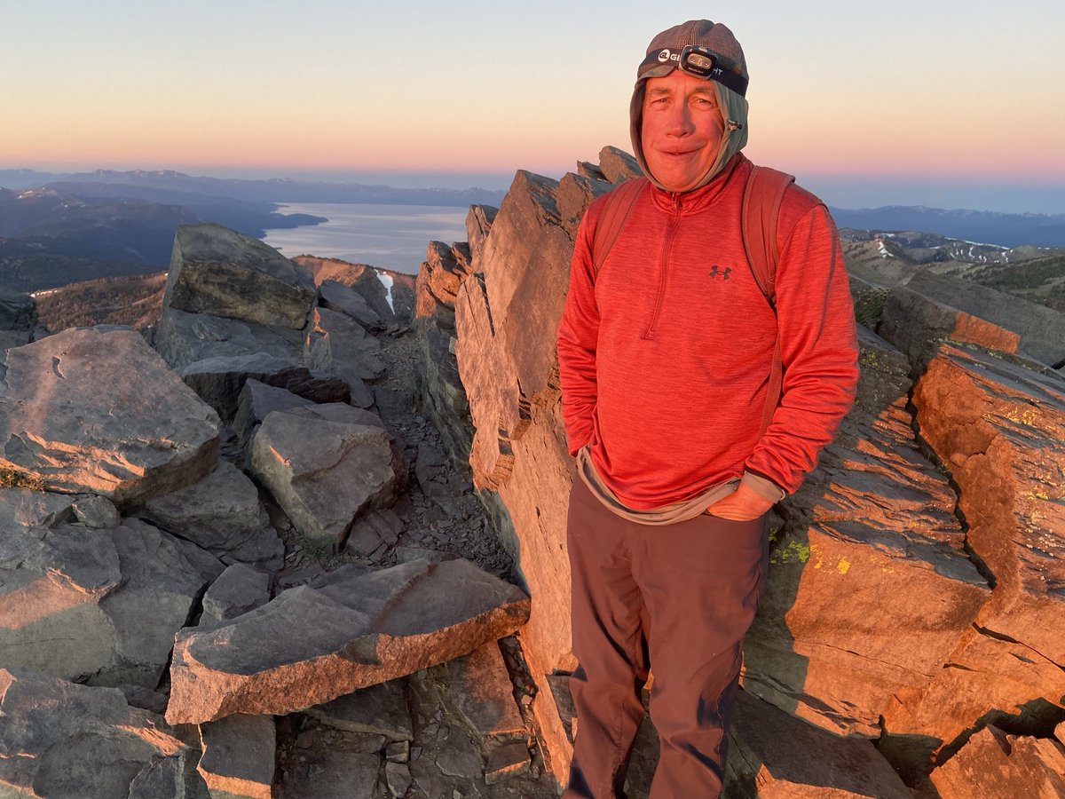 seanw801's tweet photo. Hiking at 2 am on a round trip to #MountRose, @PatHickeyNevada gets more miles in by 8 am than most people do all day. https://t.co/lQaefbMKi2