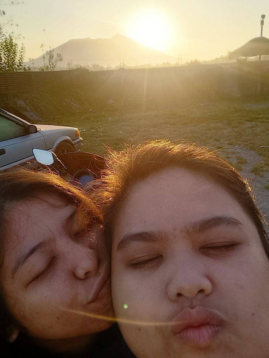 MaBajet's tweet photo. 💛🐝🌅 https://t.co/PZT0s8u164