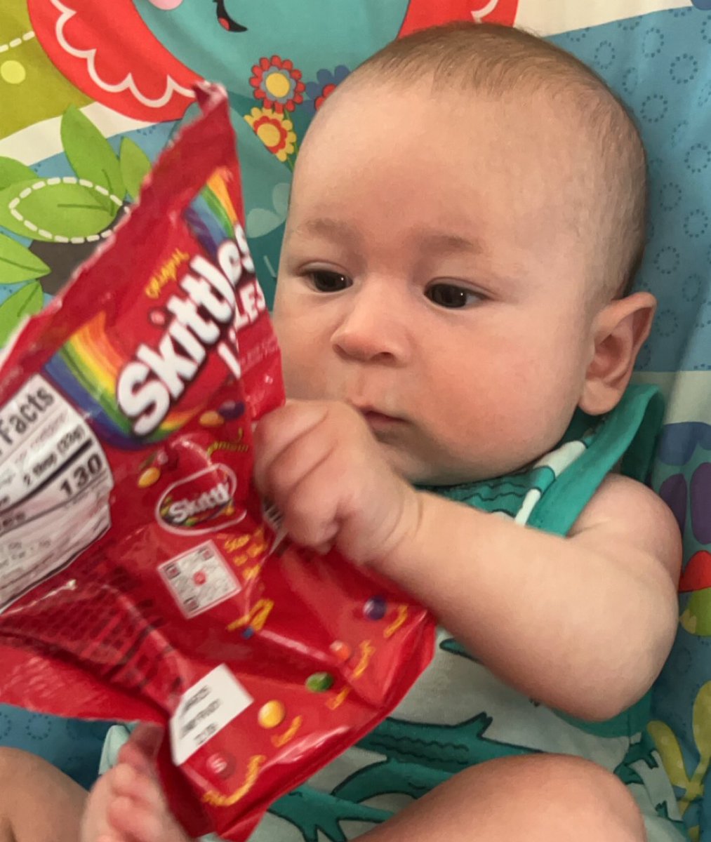 TabaresTrinity's tweet photo. #skittles Give me some mama! https://t.co/QriFmlqyTV