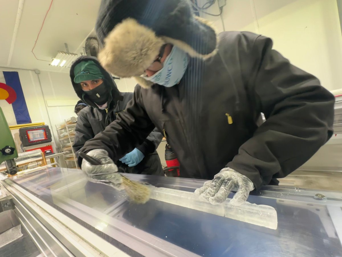 INSTAAR's tweet photo. 🧊 OLD CORE, NEW DATA: Tyler Jones & Valerie Morris are leading a group of students to resample Greenland's #GISP2 #IceCore. They will create 🤩 millions of new data points, helping elucidate abrupt climate change & extreme events of the past. Go team 🙌🏽 https://t.co/WzRylx7FGR https://t.co/5Vy1MaSwTQ