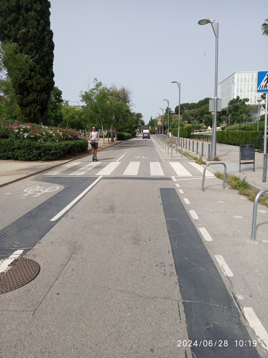 turminder_xuss's tweet photo. #cbinvaders possant-nos en perill
#bicibcn
@GUBBarcelona https://t.co/dYTgvR7wKV