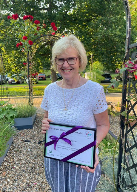 OaktreeThe's tweet photo. At Schools Alliance for Excellence Governor conference for Surrey, Beverley Prentice was awarded a long service recognition award for her 20 years + as Governor supporting @OaktreeThe and @TheHermitage Schools. We thank her for her loyalty and support with our staff and children. https://t.co/dpKatcpDmv