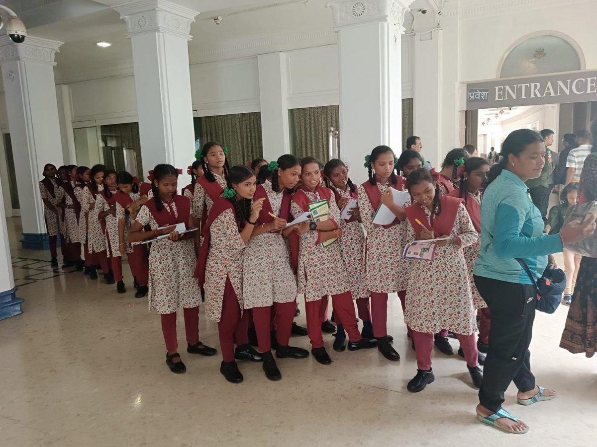 Taking education beyond the classroom! Ashram school students from Asifabad district explored the wonders of the #Salarjung Museum. We loved seeing the spark of curiosity and discovery in their eyes! #ITDAUtnoor #Education #Inspiration