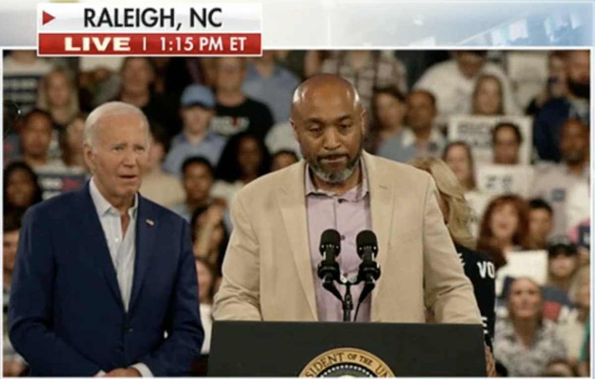 RWBill's tweet image. This guy needs to hurry up and introduce #joebiden before he falls over.  #25amendment