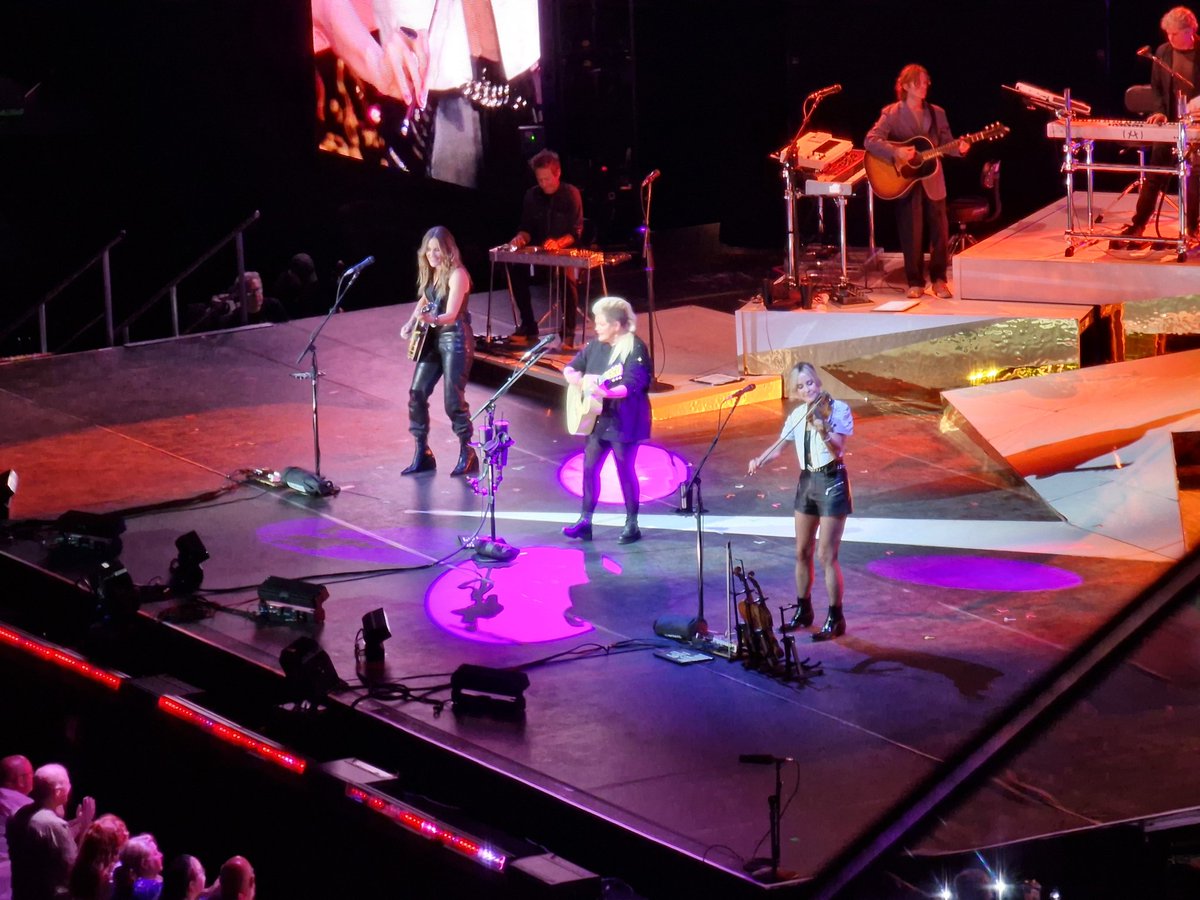 HEELMcLean's tweet photo. A year since I saw @thechicks in Glasgow

Now please for the love of god release a cover of Better Man by Taylor Swift/Little Big Town https://t.co/OCrGlsXC6J