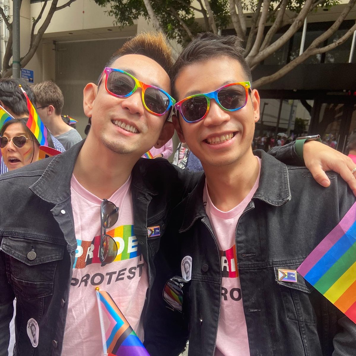 UC San Francisco (@ucsf) on Twitter photo UCSF <a href="/PridePinPledge/">UCSF Pride Pin Pledge 🏳️🌈🏳️⚧️</a> celebrates one year! Join 1,300+ allies in supporting LGBTQ+ communities. Grab your pin at the SF Pride Parade on June 30!
lgbt.ucsf.edu/ucsf-pride-pin… UCSF <a href="/PridePinPledge/">UCSF Pride Pin Pledge 🏳️🌈🏳️⚧️</a> celebrates one year! Join 1,300+ allies in supporting LGBTQ+ communities. Grab your pin at the SF Pride Parade on June 30!
lgbt.ucsf.edu/ucsf-pride-pin…