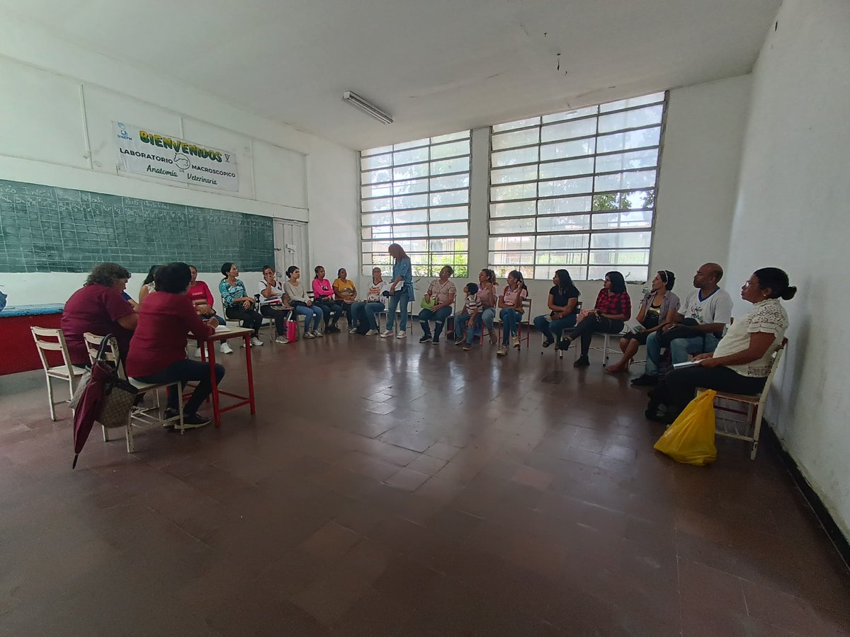 CDCEM IRIBARREN (@cdceiribarren) on Twitter photo Realizamos el Congreso Pedagógico 2023-2024 en su fase Municipal, gran compartir de saberes "La escuela como epicentro de la calidad educativa" continuemos sembrando vida en cada niño y niña!
28 de Junio
<a href="/NicolasMaduro/">Nicolás Maduro</a>
@MPPEDUCACION
<a href="/_LaAvanzadora/">Yelitze Santaella</a>
<a href="/cdcelara/">Centro de Desarrollo de la Calidad Educativa Lara</a>
<a href="/Educacionlara/">Educación Lara</a> Realizamos el Congreso Pedagógico 2023-2024 en su fase Municipal, gran compartir de saberes "La escuela como epicentro de la calidad educativa" continuemos sembrando vida en cada niño y niña!
28 de Junio
<a href="/NicolasMaduro/">Nicolás Maduro</a>
@MPPEDUCACION
<a href="/_LaAvanzadora/">Yelitze Santaella</a>
<a href="/cdcelara/">Centro de Desarrollo de la Calidad Educativa Lara</a>
<a href="/Educacionlara/">Educación Lara</a>