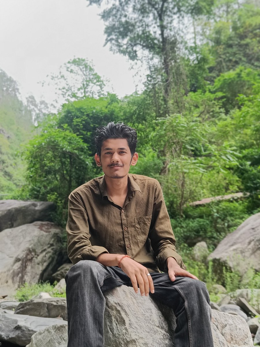 1itsnitin_singh's tweet image. आँख से दूर न हो दिल से उतर जायेगा, 
वक़्त का क्या है गुज़रता है गुज़र जाएगा।
-अहमद फराज़।🌻
, 
#BeSimple💗