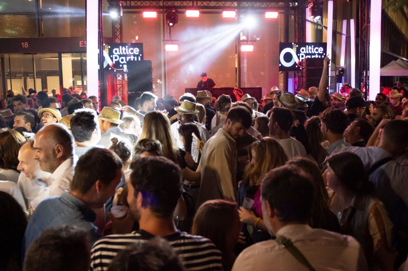 L’#AlticeParty2024 battait son plein hier sur l’Altice Campus et dans plusieurs de nos régions. Cette magnifique soirée fut l’occasion pour les salariés de créer de précieux souvenirs ! Merci à tous pour votre engagement et enthousiasme. 
#SFR #RMC #BFM #BonEntendeur