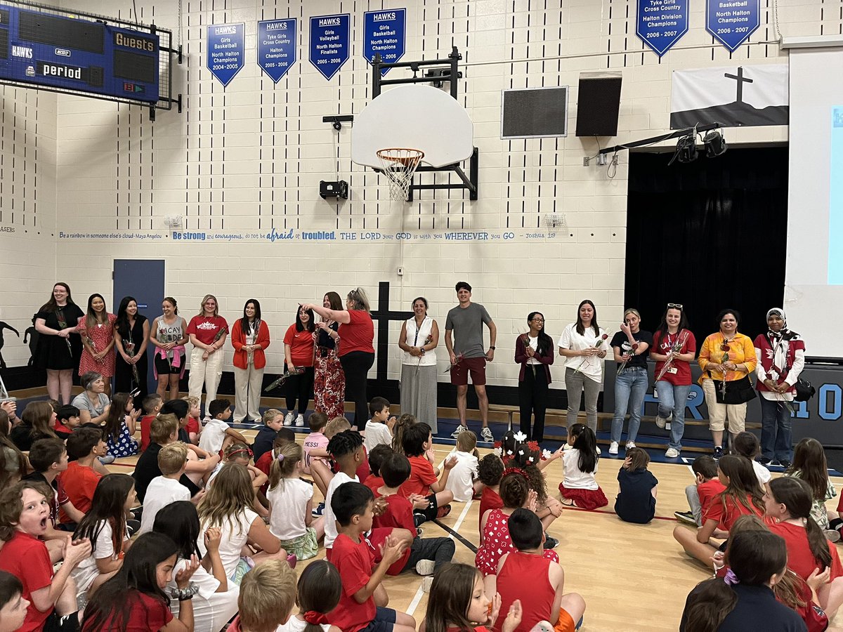 HolyRosaryM's tweet photo. So bittersweet to bid adieu to these @HolyRosaryM staff members.  Best wishes for your @HCDSB journey! https://t.co/y3SN3TEzMJ