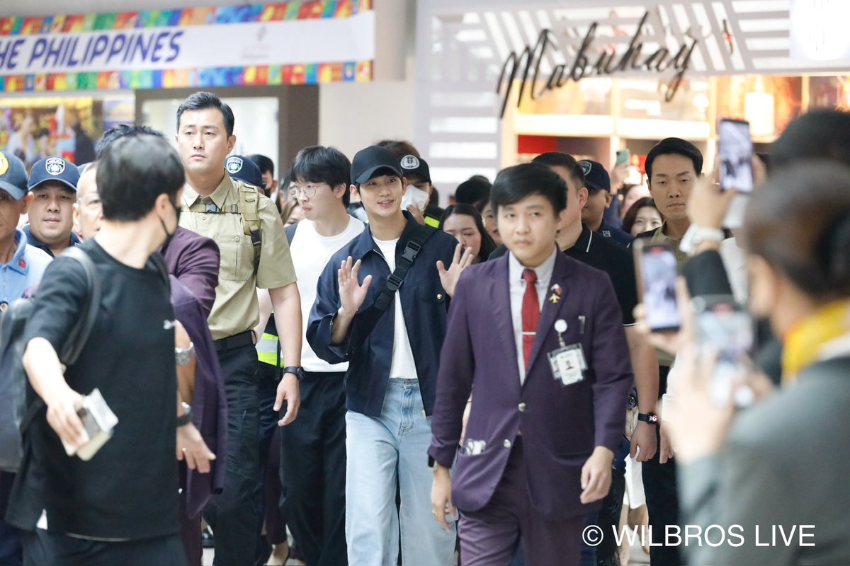 WilbrosLive's tweet photo. Mabuhay, KIM SOO HYUN! 😍
Welcome to the Philippines! 🇵🇭

See You at the Big Dome!
2024 KIM SOO HYUN
ASIA TOUR in MANILA <EYES ON YOU>
#KimSooHyun #WilbrosLive https://t.co/7Z1MGqLWzz