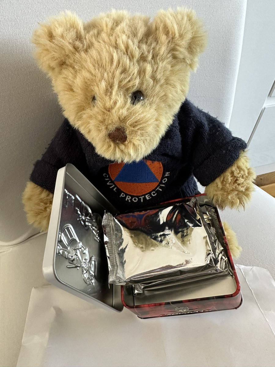 Mr Keith has been on his holidays to deepest darkest Scotland. LOOK what he brought me back!!!  Shortbread 😋 He knows me so well 🍪 🐻 🐾