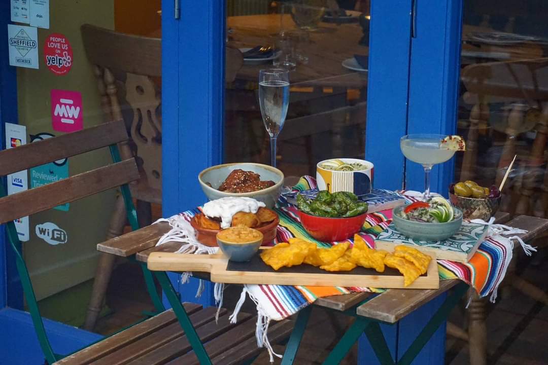 Happy Friday, folks! Tapas on the terrace awaits ☀️🍽

✨️ 15th ANNIVERSARY OFFER ✨️
Any 3 tapas for £15 every Tues-Thurs from the 15th of every month

MORE INFO + BOOKINGS:
lamamalatin.co.uk

📍 238 Abbeydale Road, #Sheffield, S7 1FL
📞 0114 3279597