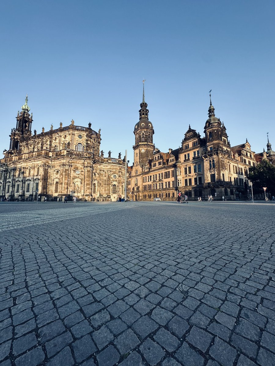 Piumi Kulatunga (@piumikulatunga) on Twitter photo Absolutely loved my time in the beautiful, historical city of Dresden, Germany ๐ฉ๐ช at the ICSM conference! It was an incredible experience showcasing our (SRG) <a href="/SimonRondeau/">Simon Rondeau-Gagne</a> group research and connecting with brilliant minds in the field. #ICSM2024 Absolutely loved my time in the beautiful, historical city of Dresden, Germany ๐ฉ๐ช at the ICSM conference! It was an incredible experience showcasing our (SRG) <a href="/SimonRondeau/">Simon Rondeau-Gagne</a> group research and connecting with brilliant minds in the field. #ICSM2024