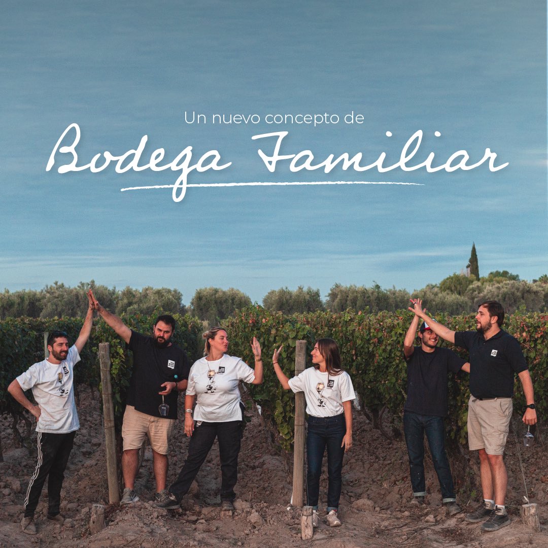 Tenemos una visión que va más allá de hacer el mejor vino: se trata de generar un impacto positivo y crear colectivamente nuestra historia. Construir una familia unida por el amor al vino, nuestro entorno y comunidad. 
¡Bienvenidos a ser parte de esta gran familia!🍷 🙌