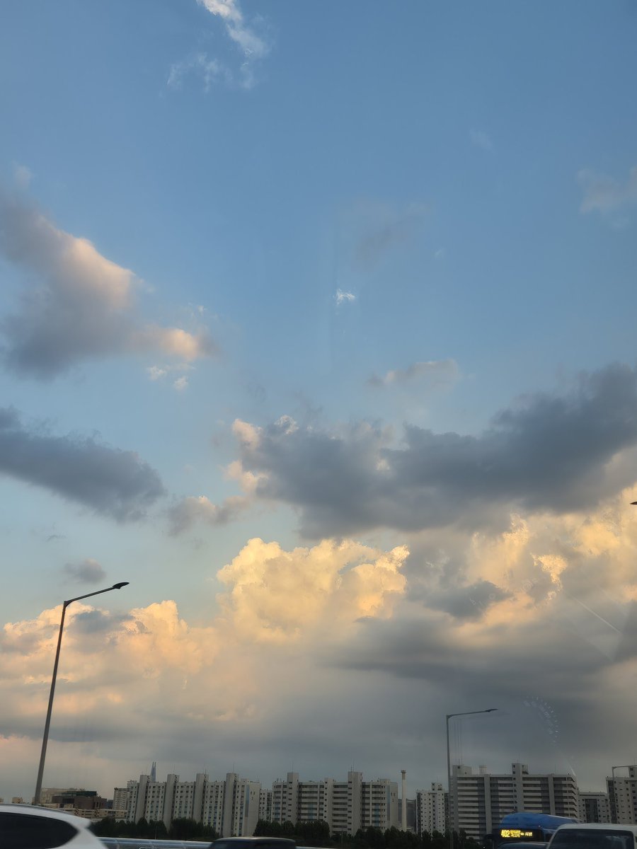 (🐍)  – 04.06.24

merci fearnots pour avoir passé un autre jour avec nous 
j’espère que vous avez passé une bonne journée ! je suis fière de vous 

› 🪼