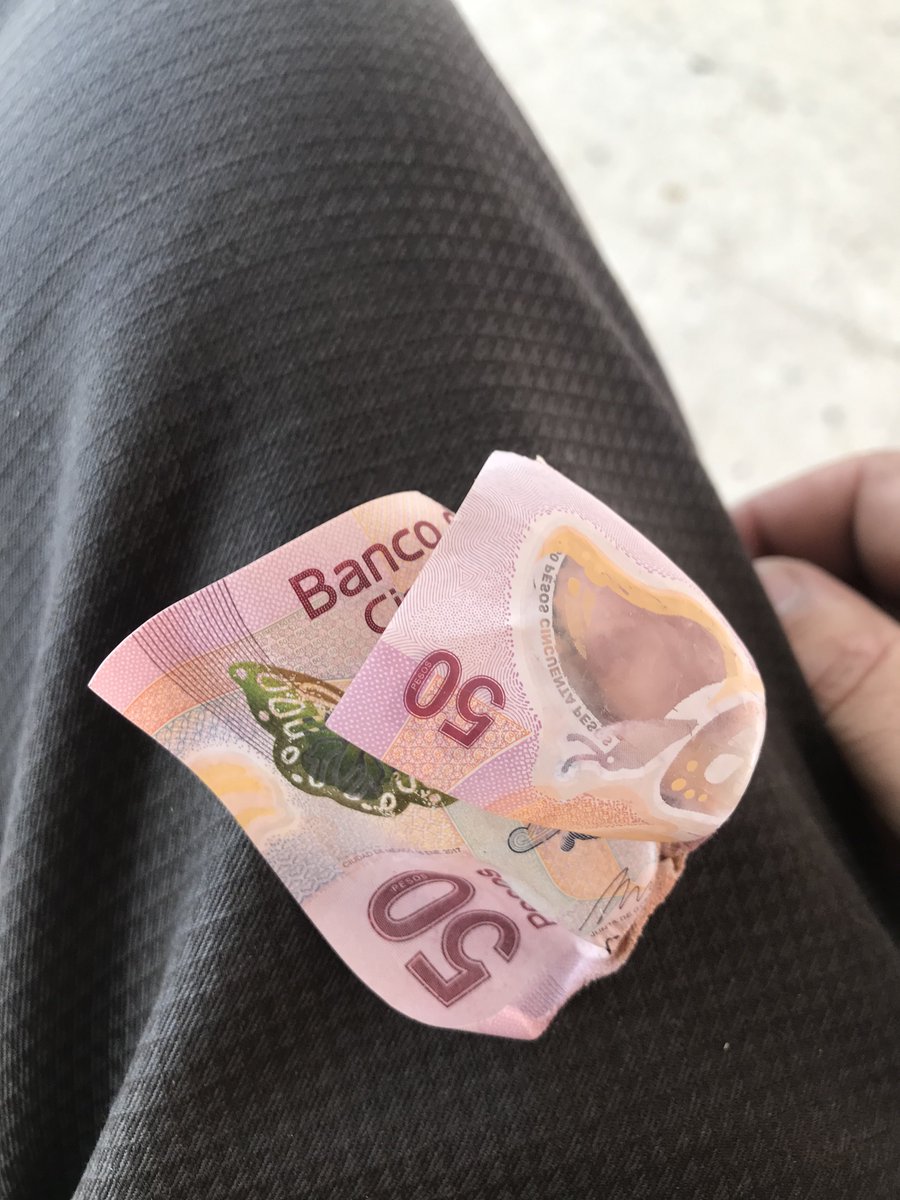 rezarezaluis's tweet photo. @Banxico ¿Aún se pueden cambiar estos billetes ? andaban quemando la secadora . https://t.co/701i42idPA