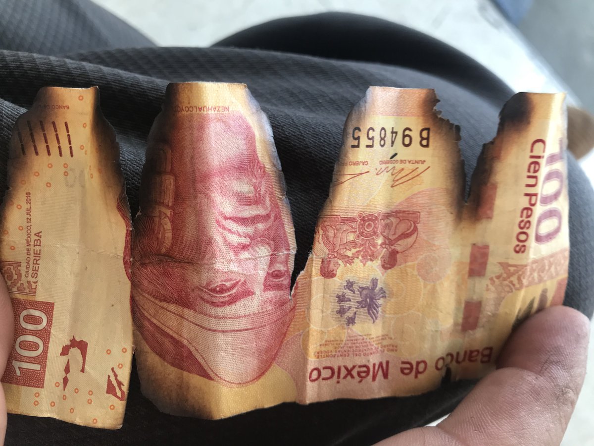 rezarezaluis's tweet photo. @Banxico ¿Aún se pueden cambiar estos billetes ? andaban quemando la secadora . https://t.co/701i42idPA