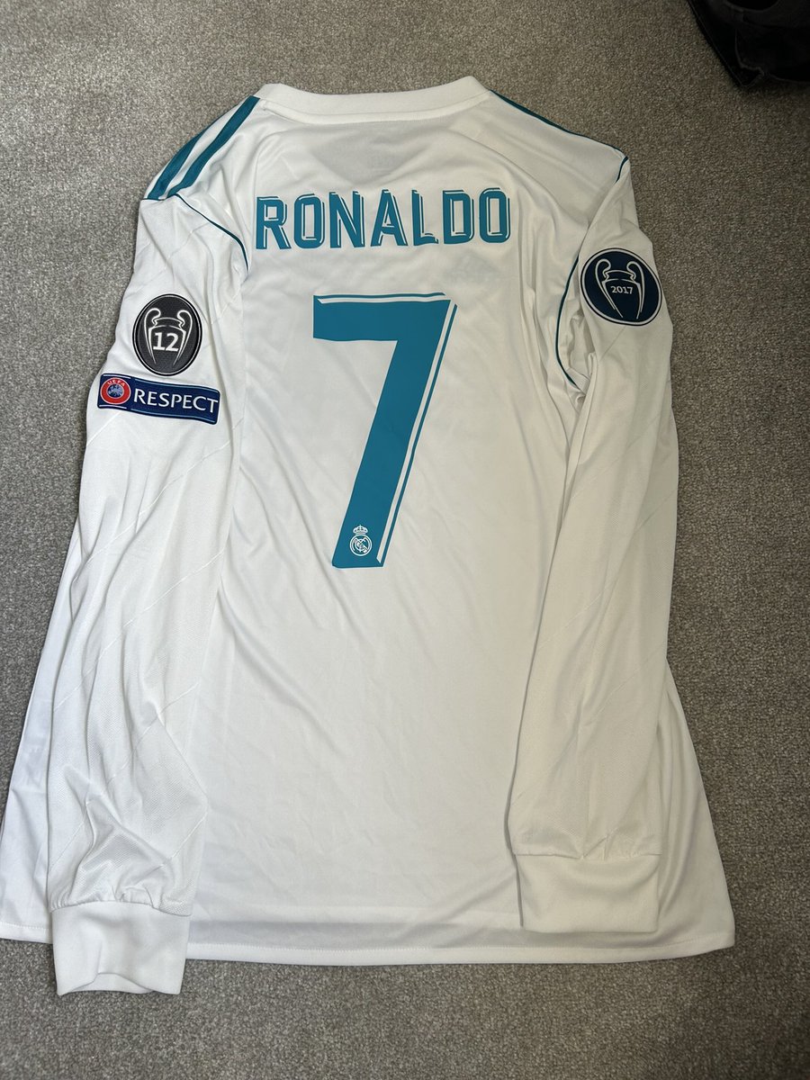 Tomcurl1_'s tweet photo. Men’s large Real Madrid shirt from 2017/18 very good condition £115 including postage to UK https://t.co/xBMaasLjGm