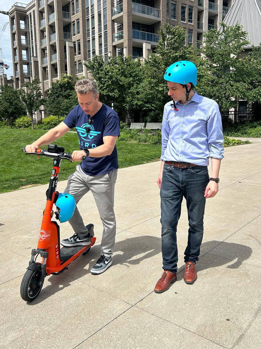 Earlier today, we hosted a Launch Event in collaboration with @CityMississauga at Community Commons Park. 

Bird Canada’s CEO, @StewartLyons, met with City Councillors to deliver 1-on-1 vehicle demonstrations.

Thank you to everyone who attended. The event was a great success! 🎉