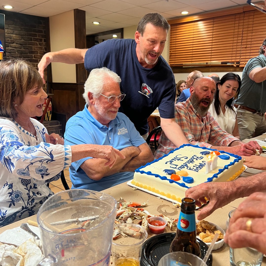 A little birthday celebration last night for the big guy, Steve Bond!!! 

Nothing like some crabs, cake, and good company. 🦀🎂🍻

Wishing Steve nothing but the best for many more happy and healthy years!

#HappyBirthday #TriusLending